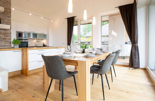Cosy apartment for 8 guests with TV and parking