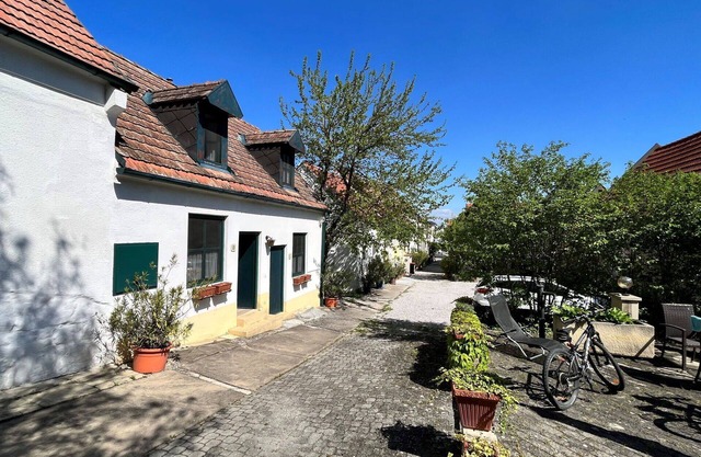 Cosy apartment for 3 guests with WIFI, TV, terrace and parking