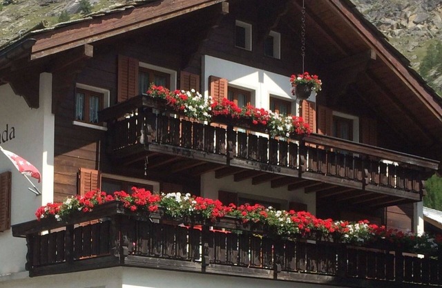 Cosy apartment for 8 guests with WIFI, TV and balcony