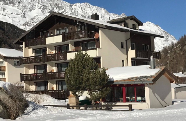 Cosy apartment for 5 guests with WIFI, TV and balcony