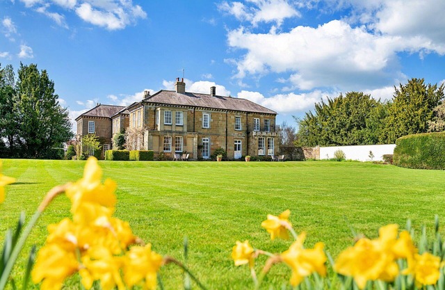Cosy apartment for 6 guests with hot tub, pool, WIFI, terrace and parking