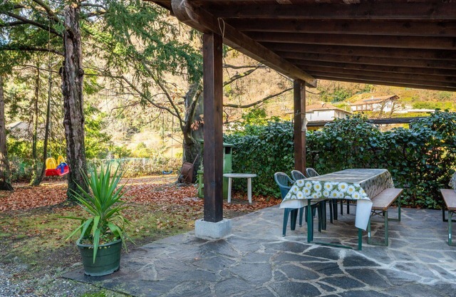 Cosy apartment for 6 people with WIFI, TV, balcony, pets allowed and parking
