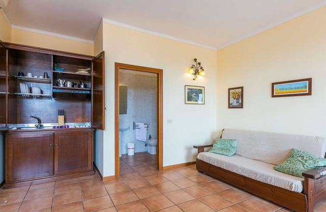 Cosy apartment for 2 people with pool, A/C, WIFI, TV, pets allowed and parking