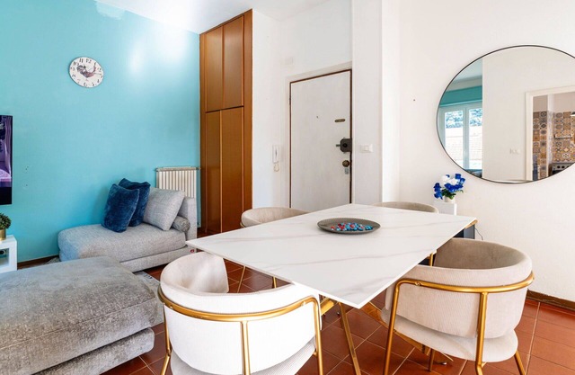 Cosy apartment for 4 people with WIFI, A/C, TV, balcony, pets allowed and parking