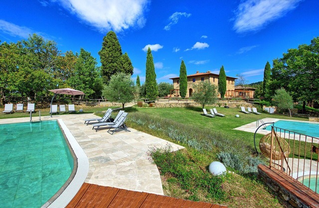 Cosy apartment for 4 guests with WIFI, pool, TV, patio, pets allowed, panoramic view and parking