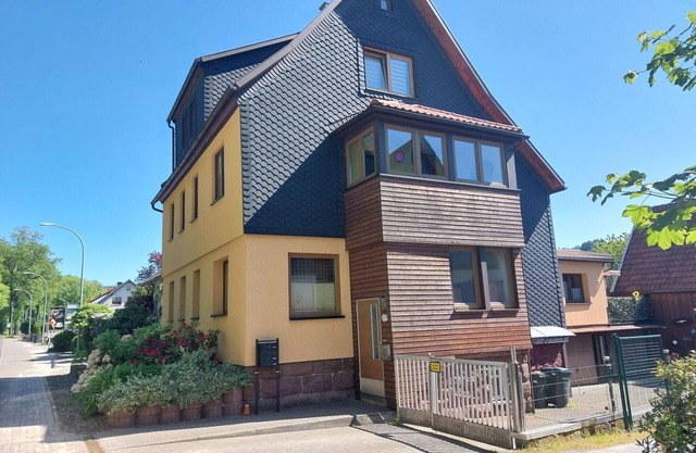 Cosy apartment for 4 guests with WIFI, TV, patio and parking