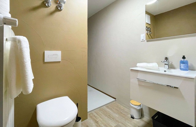 Cosy apartment for 2 guests with WIFI, TV, pets allowed and parking