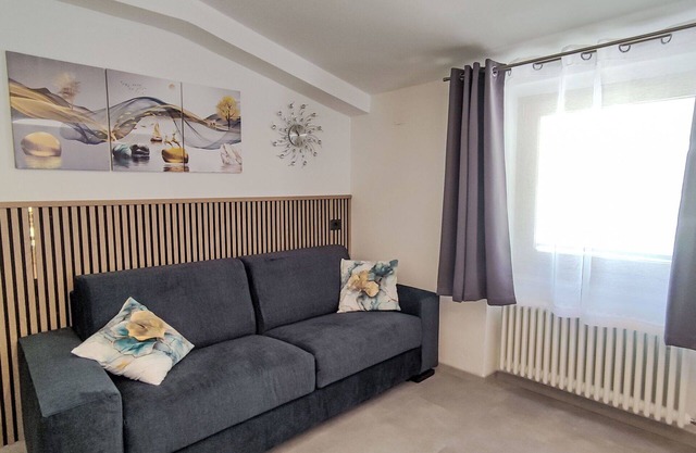 Cosy apartment for 5 people with WIFI, TV, patio, panoramic view and parking