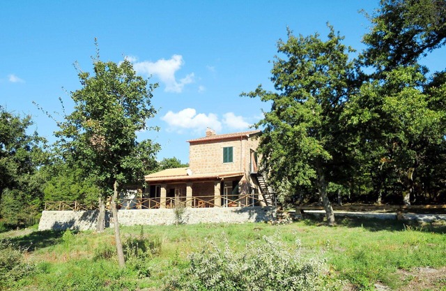 Cosy apartment for 5 guests with WIFI, pool, TV, patio, pets allowed and parking