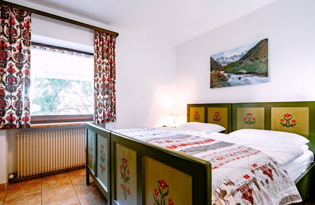 Cosy apartment for 2 people with TV, pets allowed and parking