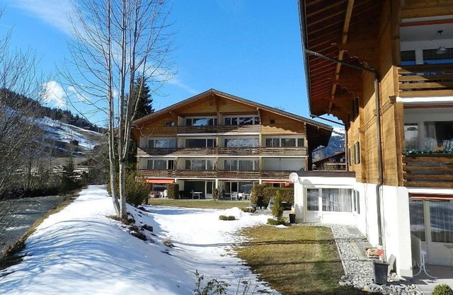 Cosy apartment for 2 people with WIFI, TV, balcony and parking
