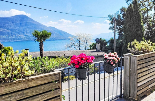 Cosy apartment for 3 guests with WIFI, TV, terrace, panoramic view and parking