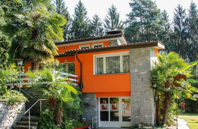 Cosy apartment for 3 guests with pool, WIFI, TV, patio, pets allowed, panoramic view and parking