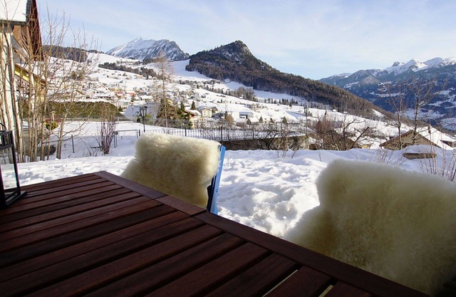 Cosy apartment for 3 people with WIFI, TV, balcony and parking