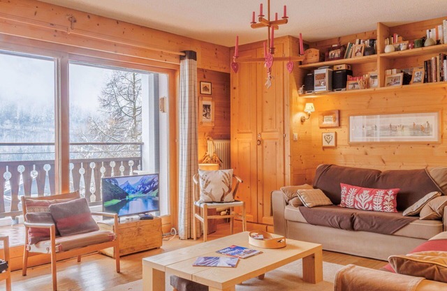 Cosy apartment for 4 people with WIFI, TV, balcony, panoramic view and parking
