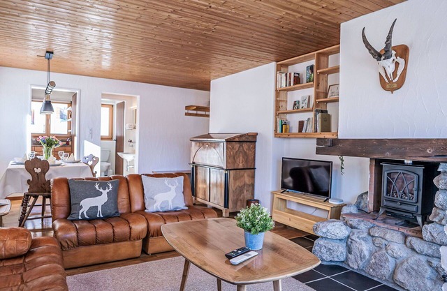 Cosy apartment for 4 guests with WIFI, TV, balcony, panoramic view and parking
