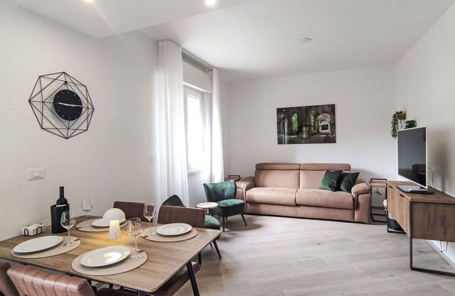 Cosy apartment for 4 guests with WIFI, TV, patio, pets allowed and parking