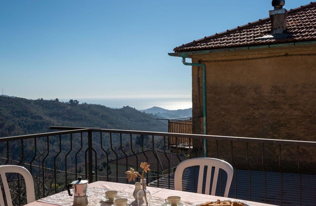 Cosy apartment for 4 guests with WIFI, TV, balcony and pets allowed