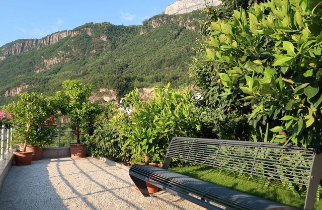 Cosy apartment for 4 guests with pool, WIFI, TV, patio and parking
