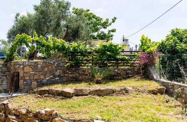 Cosy apartment for 4 people with WIFI, pool, pets allowed and parking