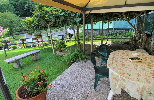 Cosy apartment for 4 people with TV, balcony and parking
