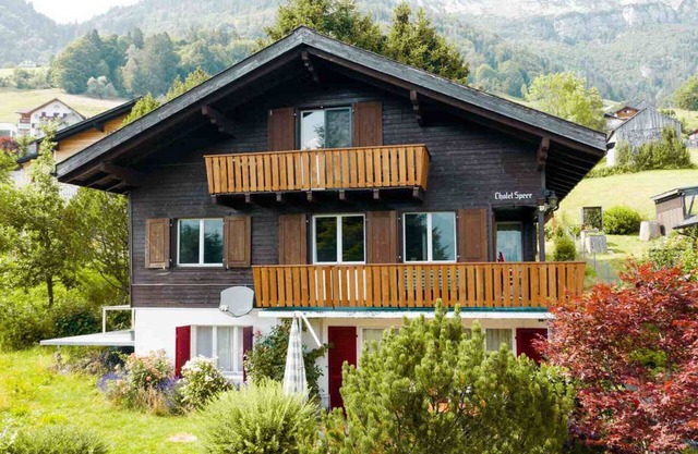 Cosy apartment for 4 people with WIFI, TV, balcony, pets allowed and parking