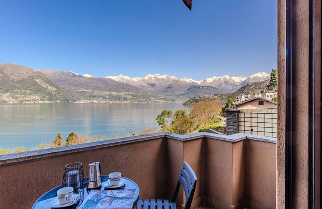 Cosy apartment for 4 people with WIFI, TV, balcony, panoramic view and parking