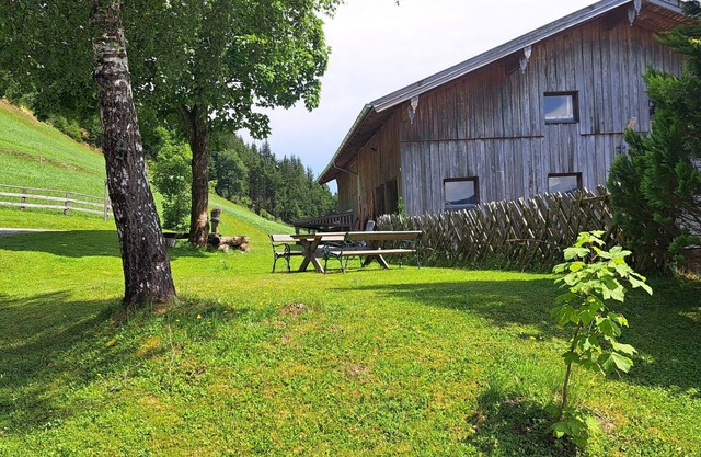 Cosy apartment for 5 guests with WIFI, TV, terrace, pets allowed, panoramic view and parking