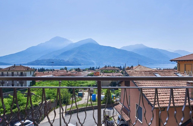 Cosy apartment for 5 people with WIFI, TV, balcony and parking