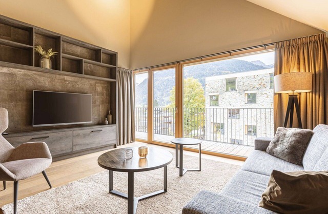 Cosy apartment for 6 guests with pool, WIFI, TV, balcony and parking