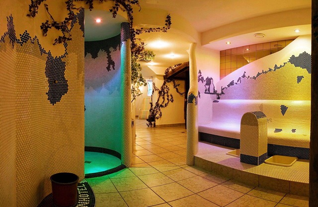 Cosy apartment for 6 guests with WIFI, TV, balcony and parking