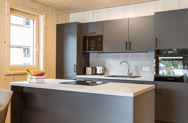 Cosy apartment for 6 people with WIFI, TV, terrace and parking