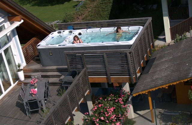 Cosy apartment for 6 people with WIFI, private pool, TV, terrace and parking