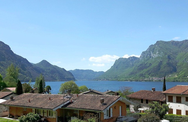 Cosy apartment for 6 people with WIFI, TV, balcony, pets allowed and parking