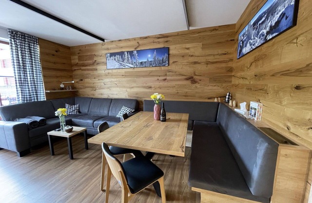 Cosy apartment for 7 people with WIFI, TV, balcony, panoramic view and parking