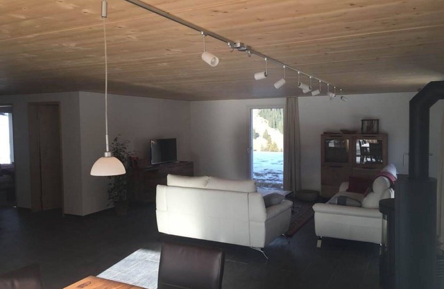 Cosy apartment for 8 guests with WIFI, TV and balcony