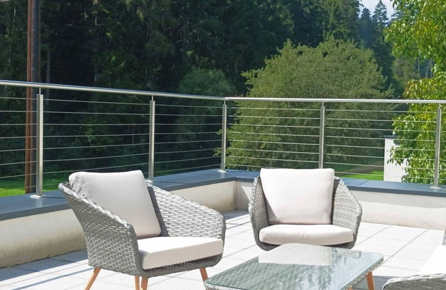 Cosy apartment for 8 guests with WIFI, TV, terrace and parking