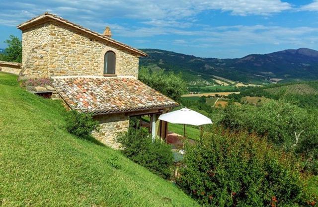 Cosy apartment for 8 people with pool, WIFI, A/C, TV, panoramic view and parking