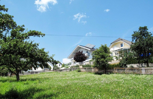 Cosy apartment for 9 people with WIFI, TV, balcony, pets allowed and parking