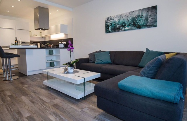 Cosy apartment for 4 guests with WIFI, TV, balcony, panoramic view and parking