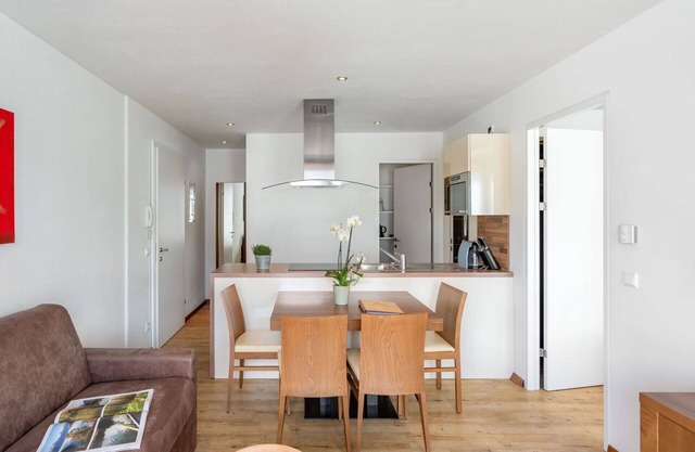 Cosy apartment for 4 guests with WIFI, TV, balcony, pets allowed and parking