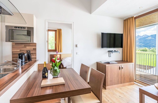 Cosy apartment for 4 guests with WIFI, TV, balcony, pets allowed and parking