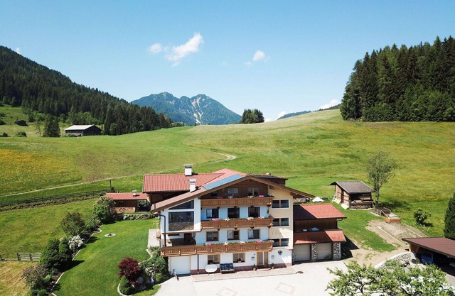 Cosy apartment for 4 people with WIFI, TV, balcony and parking