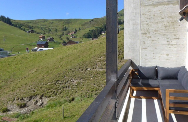 Cosy apartment for 10 people with WIFI, TV, balcony, panoramic view and parking