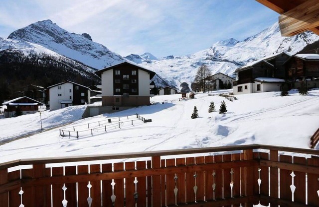 Cosy apartment for 8 guests with WIFI, TV, balcony and pets allowed