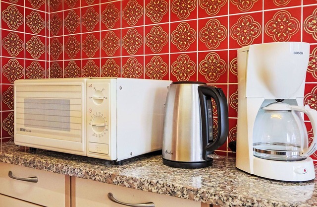 Cosy apartment for 4 people with WIFI, patio and parking