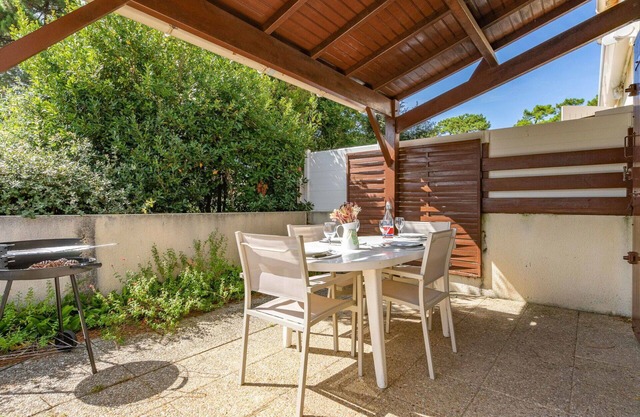 Cosy apartment for 4 guests with WIFI, TV, terrace and pets allowed