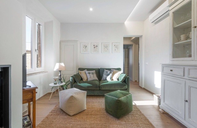 Cosy apartment for 4 guests with WIFI, A/C and TV, close to Siena