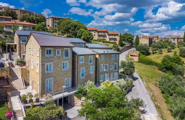 Cosy apartment for 6 people with WIFI, panoramic view and parking