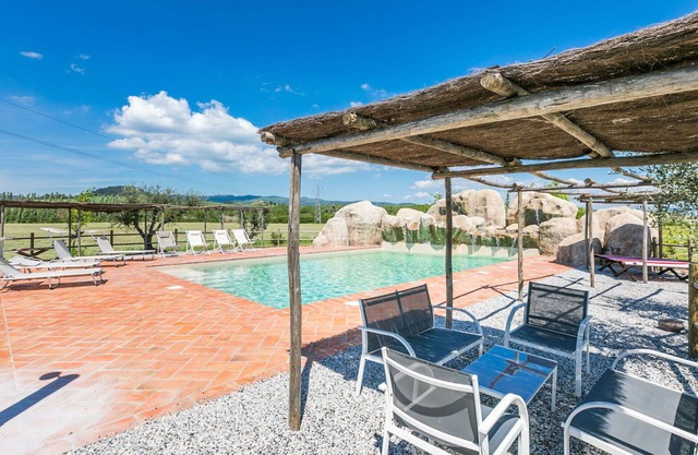 Cosy apartment for 4 guests with pool, WIFI, A/C, patio, pets allowed, panoramic view and parking